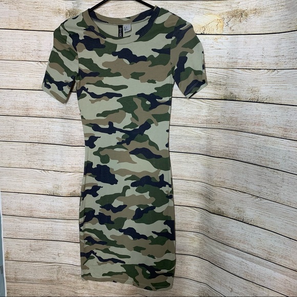 Camo T-shirt Bodycon Dress - Picture 1 of 6